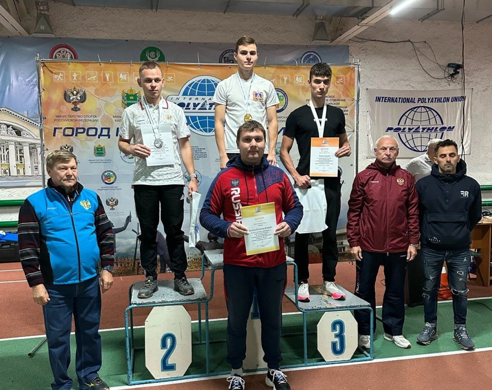 Брянец Максим Подтыкайлов выиграл юниорское первенство России по полиатлону