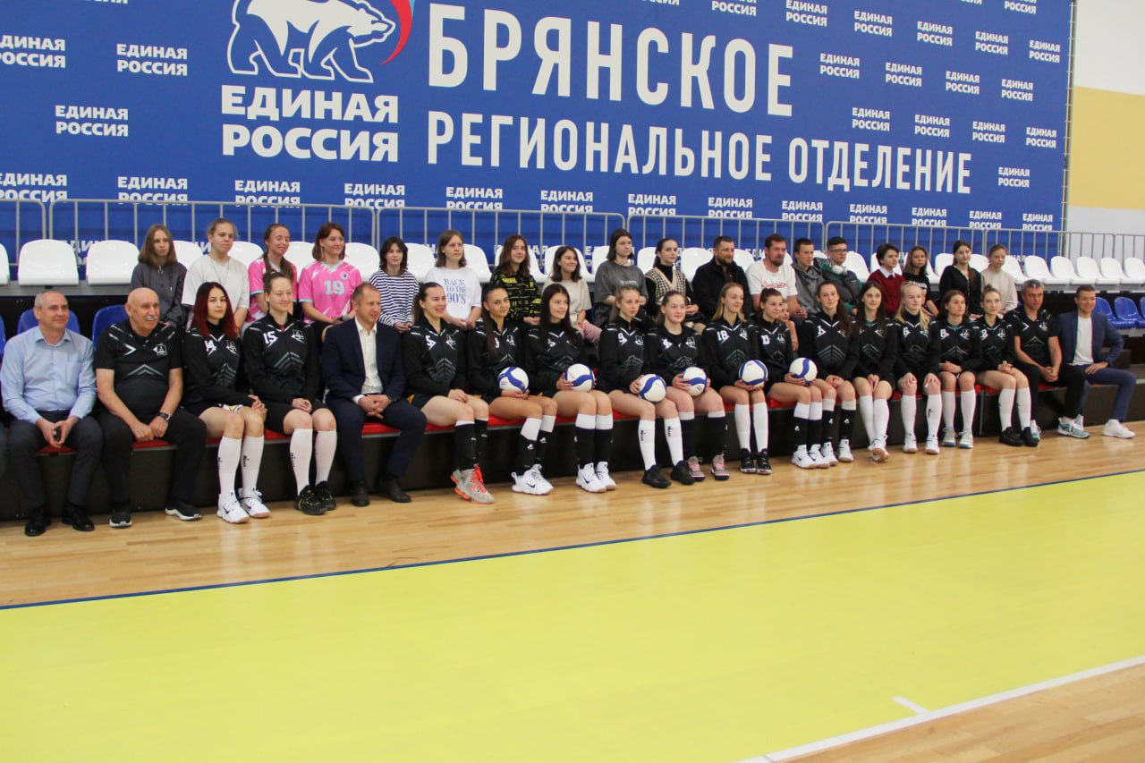 Женский волейбольный клуб «Брянск» пополнили восемь новых игроков