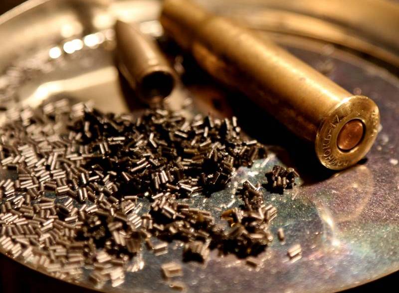 В Севске "черного" копателя осудили за хранение пороха из найденных патронов