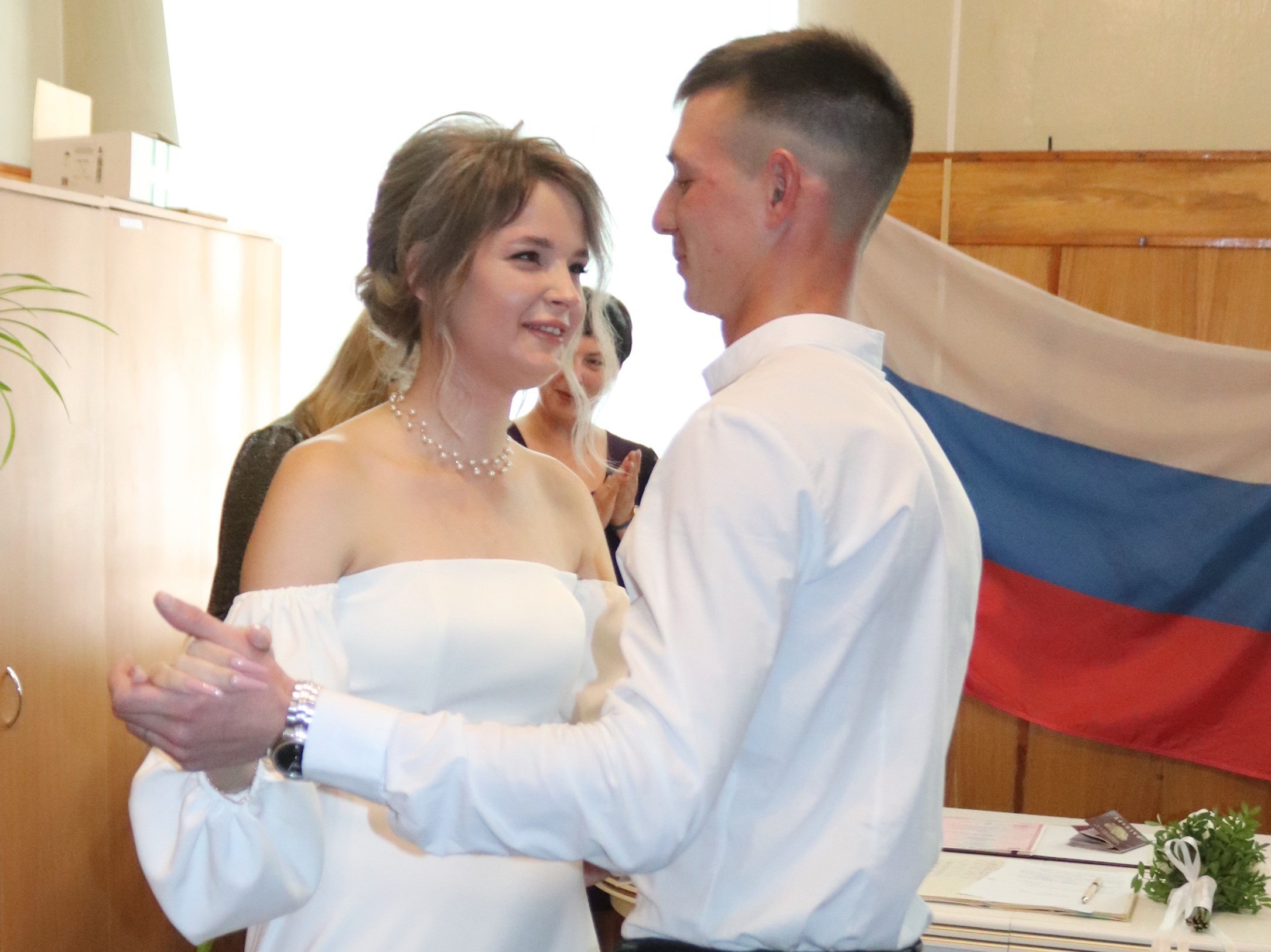 В Трубчевске мобилизованный из Ульяновска женился на девушке из Подмосковья