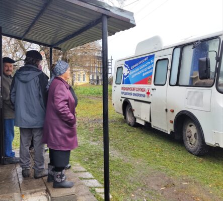 Жители отдаленных сел Трубчевского района обследовались на передвижном флюорографе