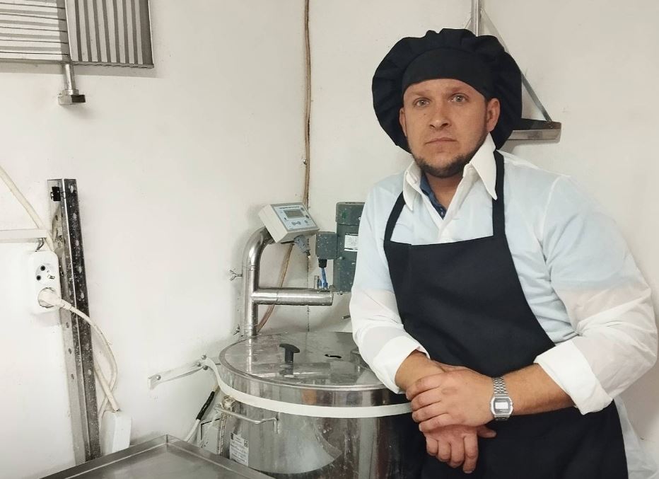 Данил Чогло из Клетни Брянской области открыл сыроварню по соцконтракту