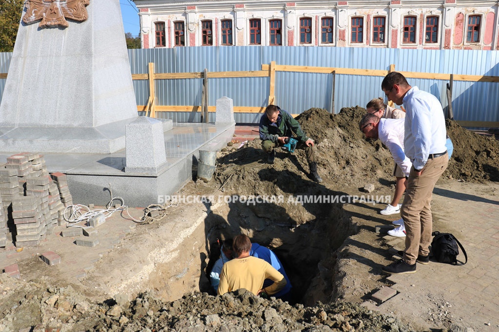 В мэрии Брянска разъяснили порядок переноса могилы революционера Фокина