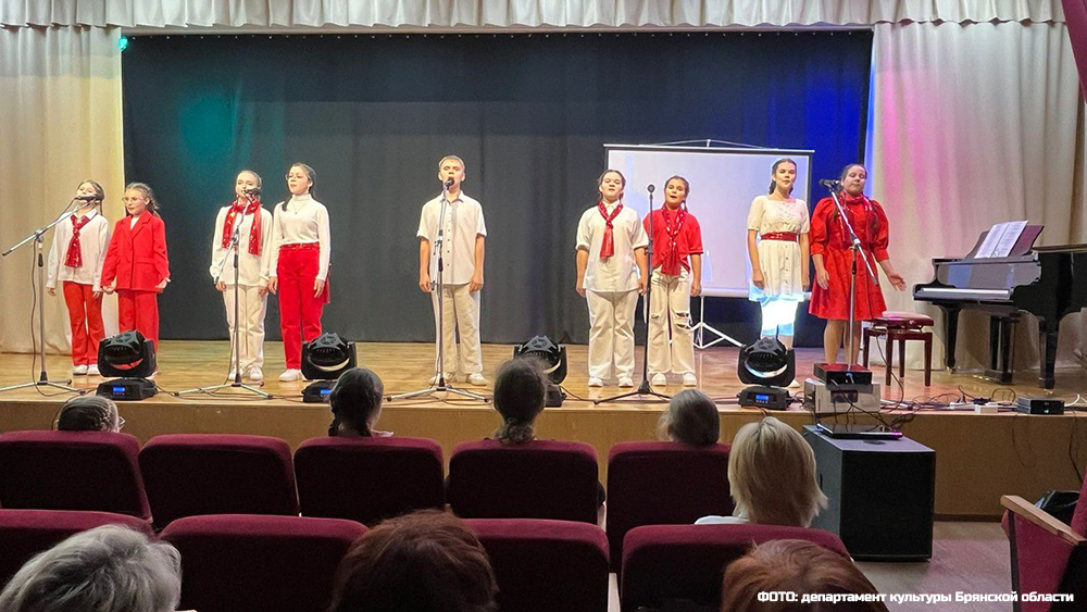 Музыкальная школа Новозыбкова получила новые инструменты