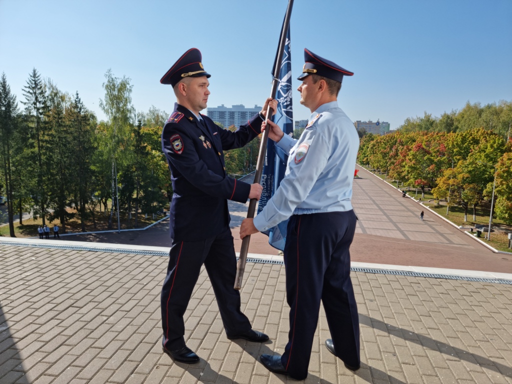 Брянские полицейские приняли участие в акции в честь 100-летия службы участковых