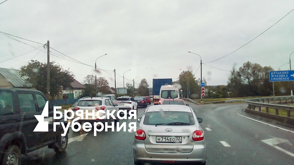 На въезде в Брянск со стороны телецентра растянулась огромная пробка