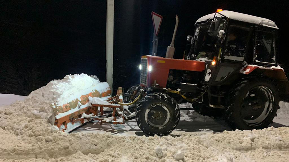 За минувшие сутки в Брянской области от снега очистили 7619 километров проезжей части