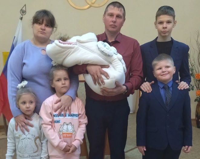 В Унече в семье Анищенко родился шестой ребенок