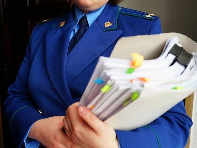 В Клинцах руководителя фирмы наказали за тайное трудоустройство экс-полицейского