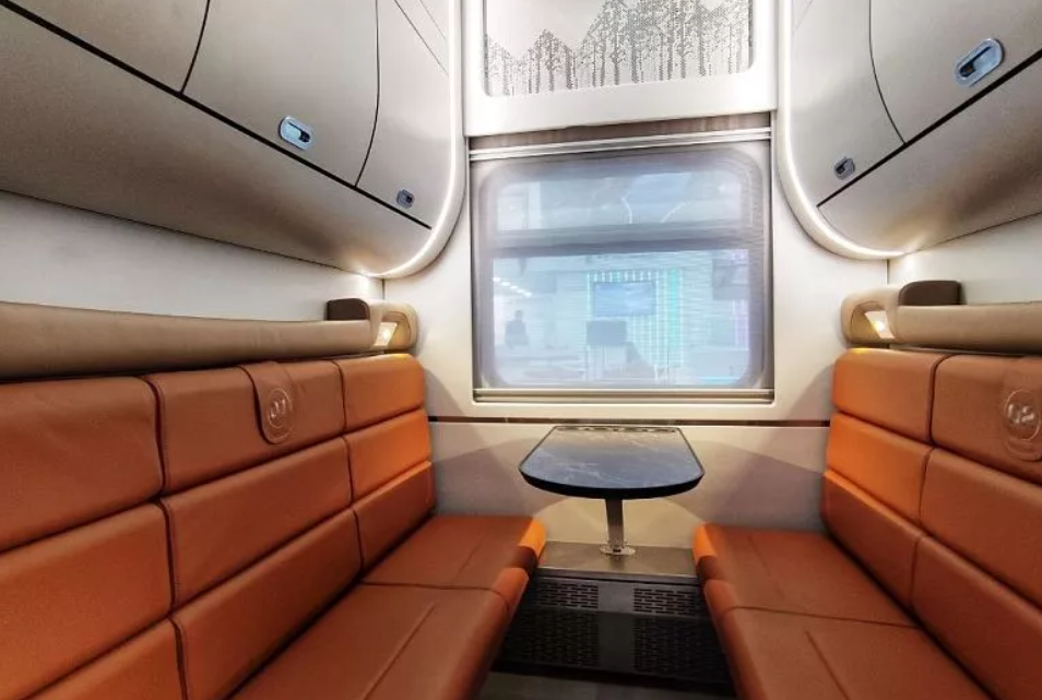 Россиянам показали обновленный дизайн спальных вагонов РЖД