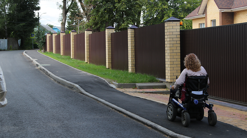 Благодаря дорожному нацпроекту в Брянской области создаётся доступная среда для инвалидов-колясочников