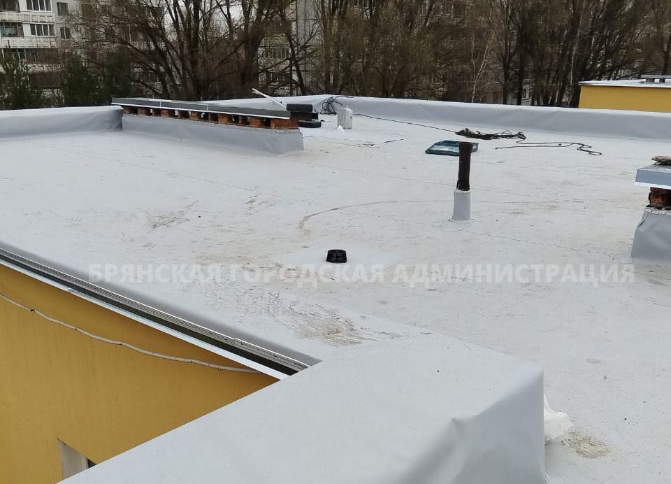 В Брянске завершен ремонт крыши в детском саду «Гвоздичка»