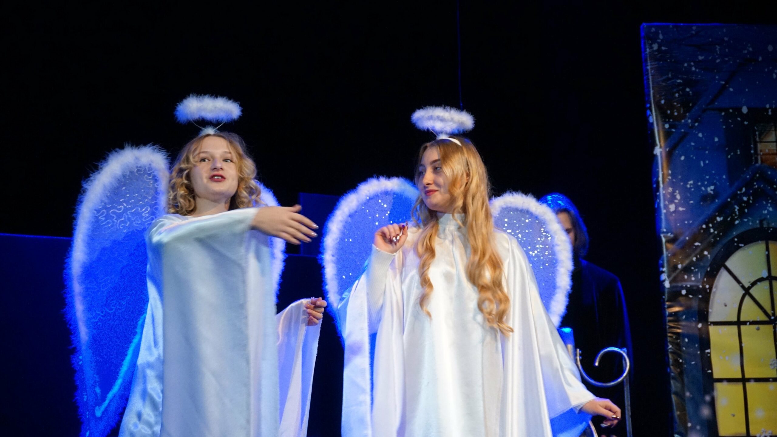 В Брянске стартовал фестиваль любительских театров «Традиции живая нить»
