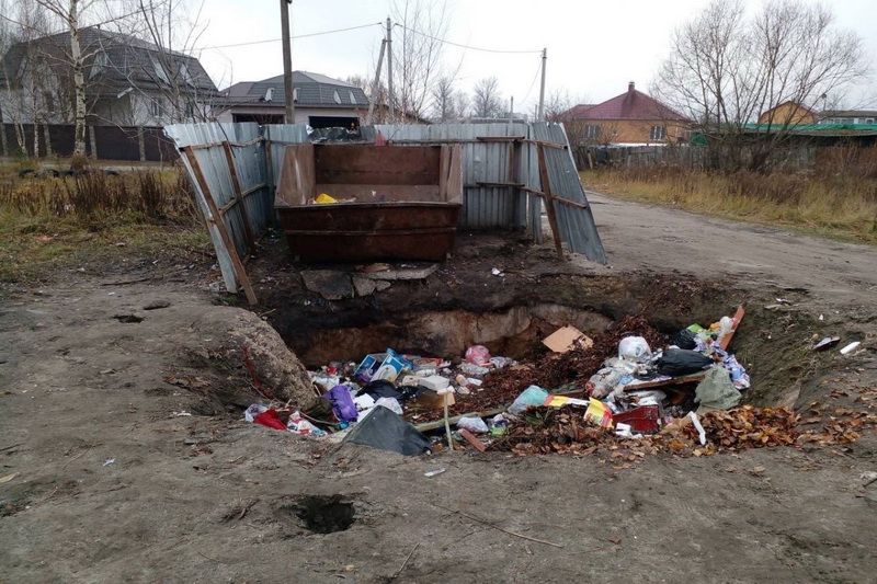 В Брянске назвали самые неблагоустроенные контейнерные площадки для сбора мусора