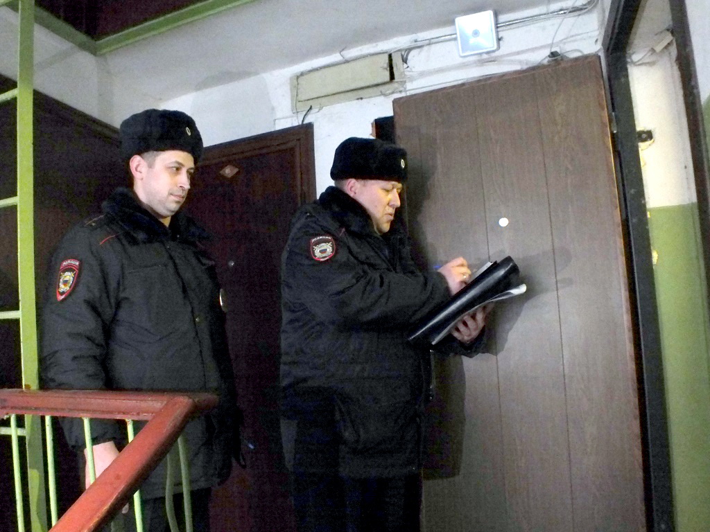 В Брянске полицейские навестили подучетный контингент