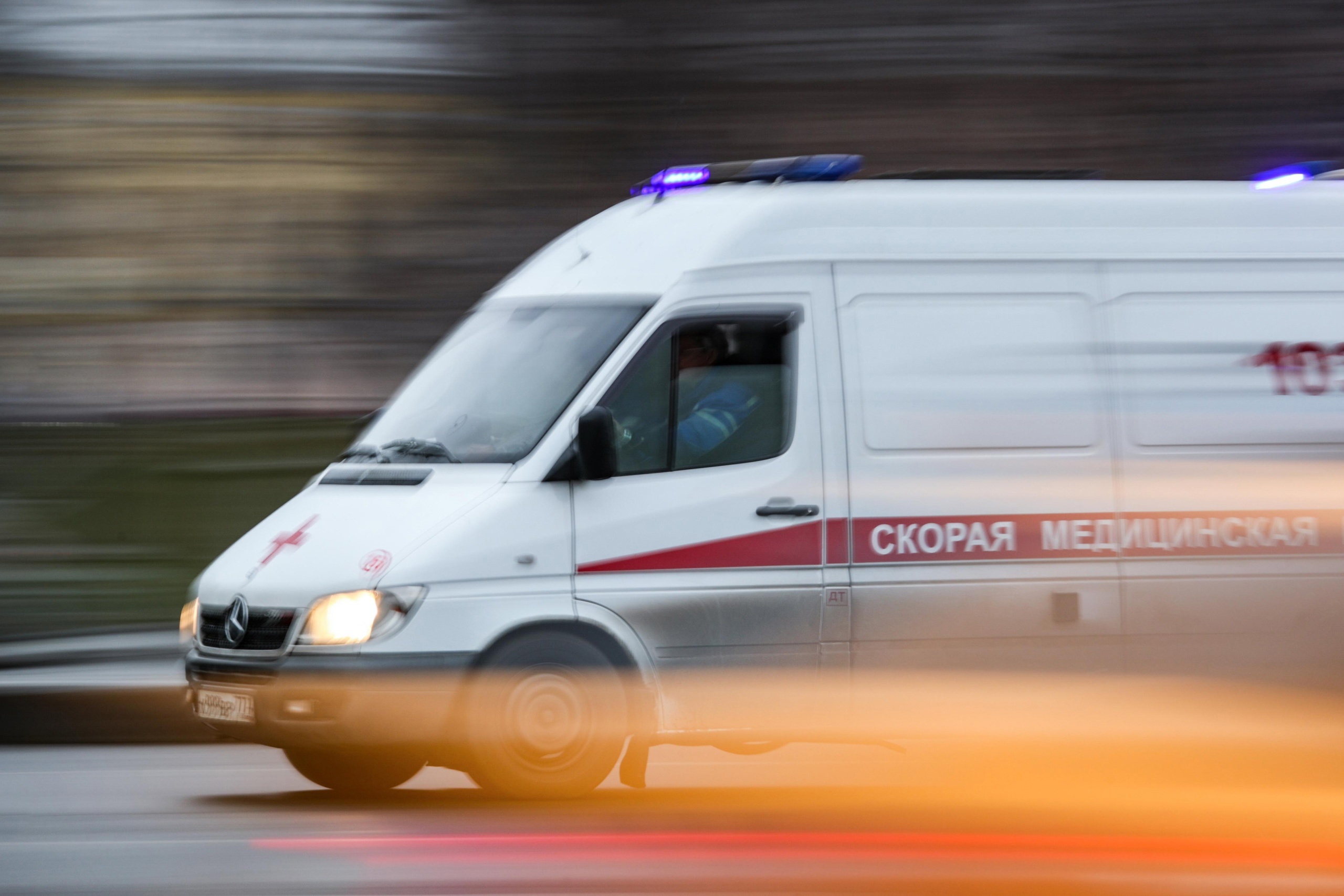 На заправке в Новозыбкове 25-летний парень упал и сломал ключицу