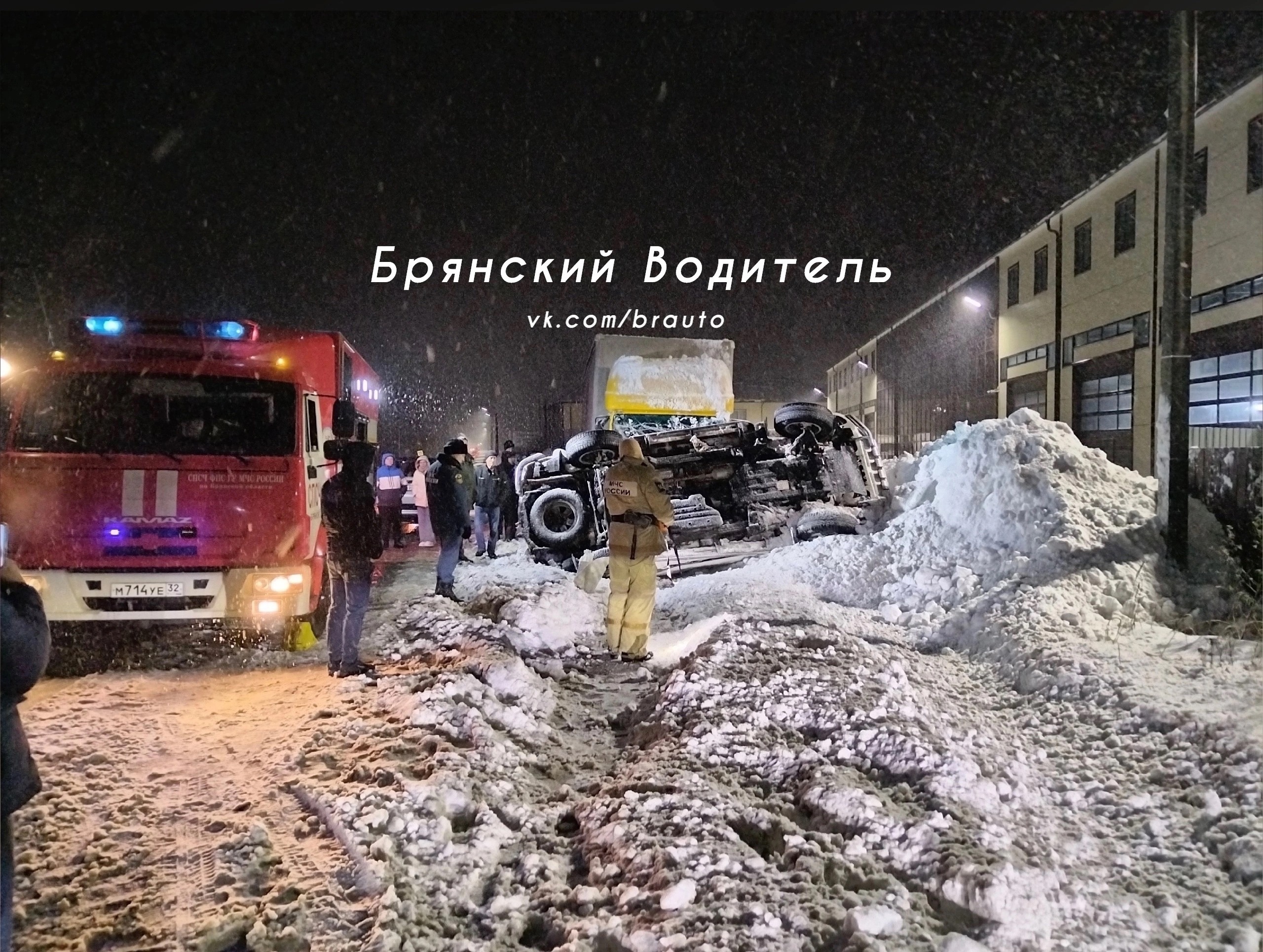 В Брянске на Горке нищих водитель легковушки врезался в грузовик и перевернулся