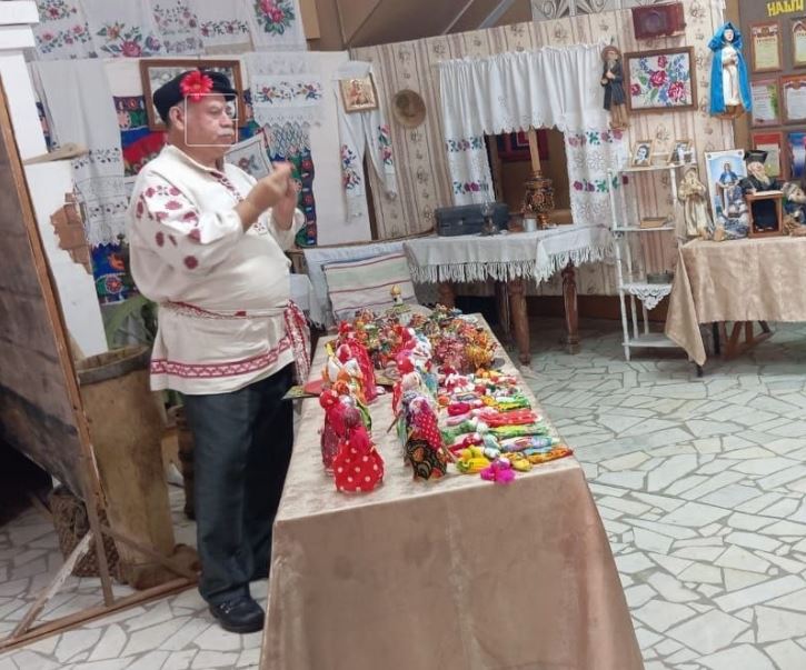 В ДК деревни Скрябино Выгоничского района устроили выставку «Хожу в русском»