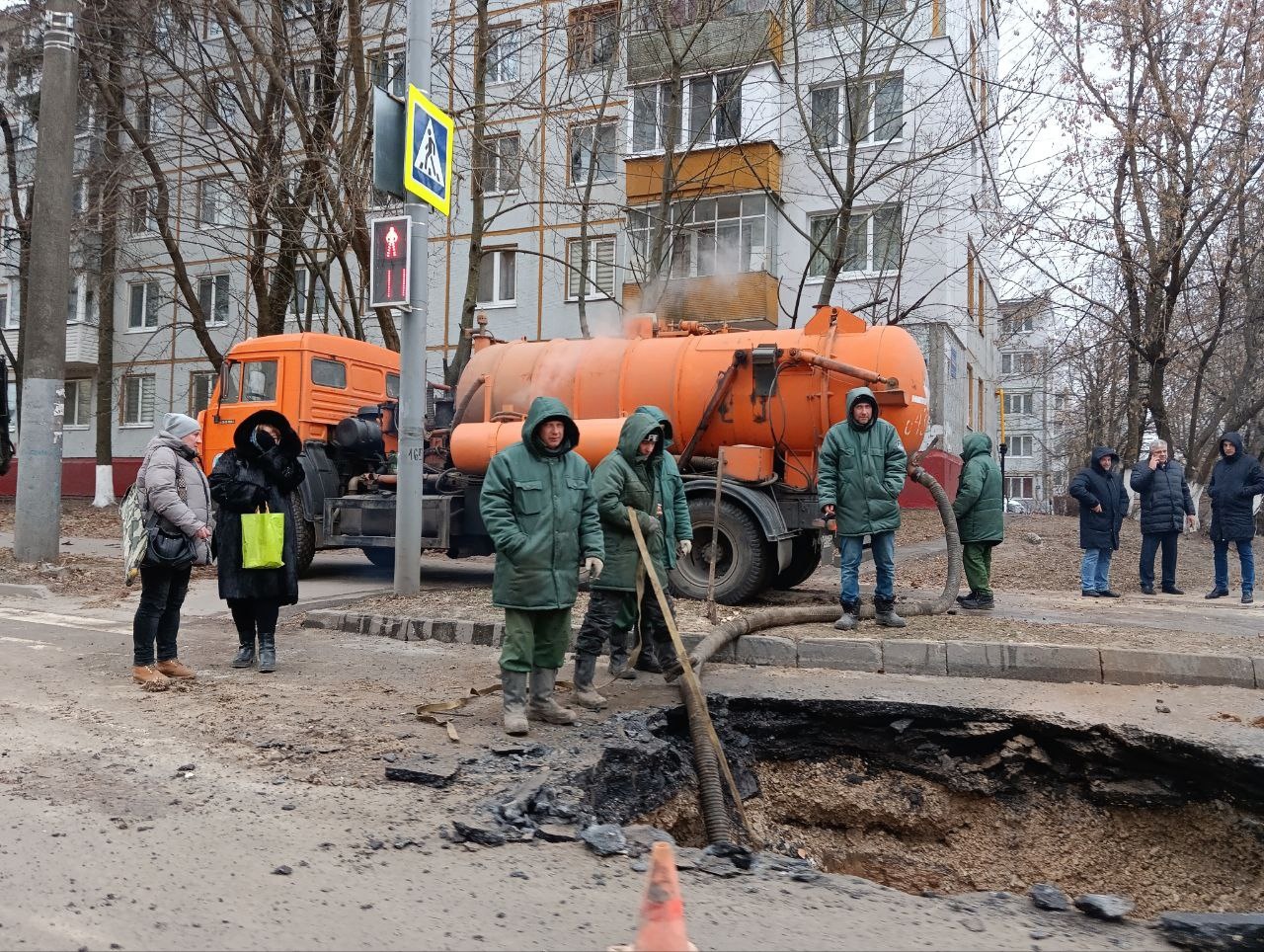 В Советском районе Брянска из-за коммунальной аварии без воды остались 30 многоэтажек