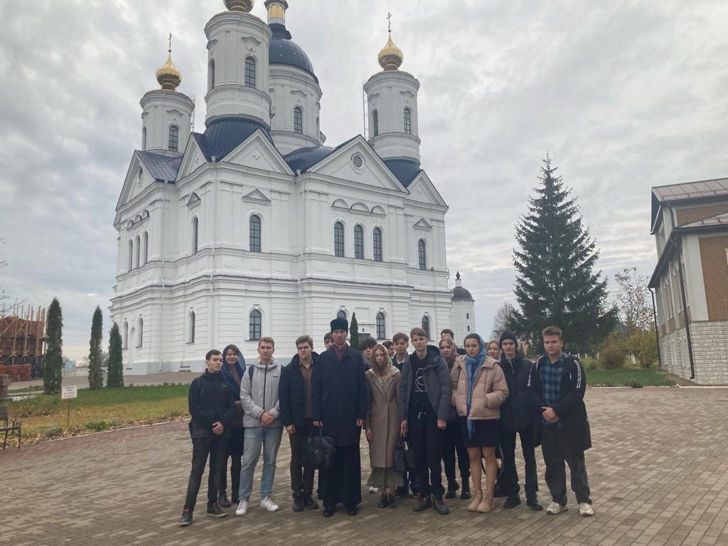 Студенты БГУ посетили древнейшую православную святыню Брянщины
