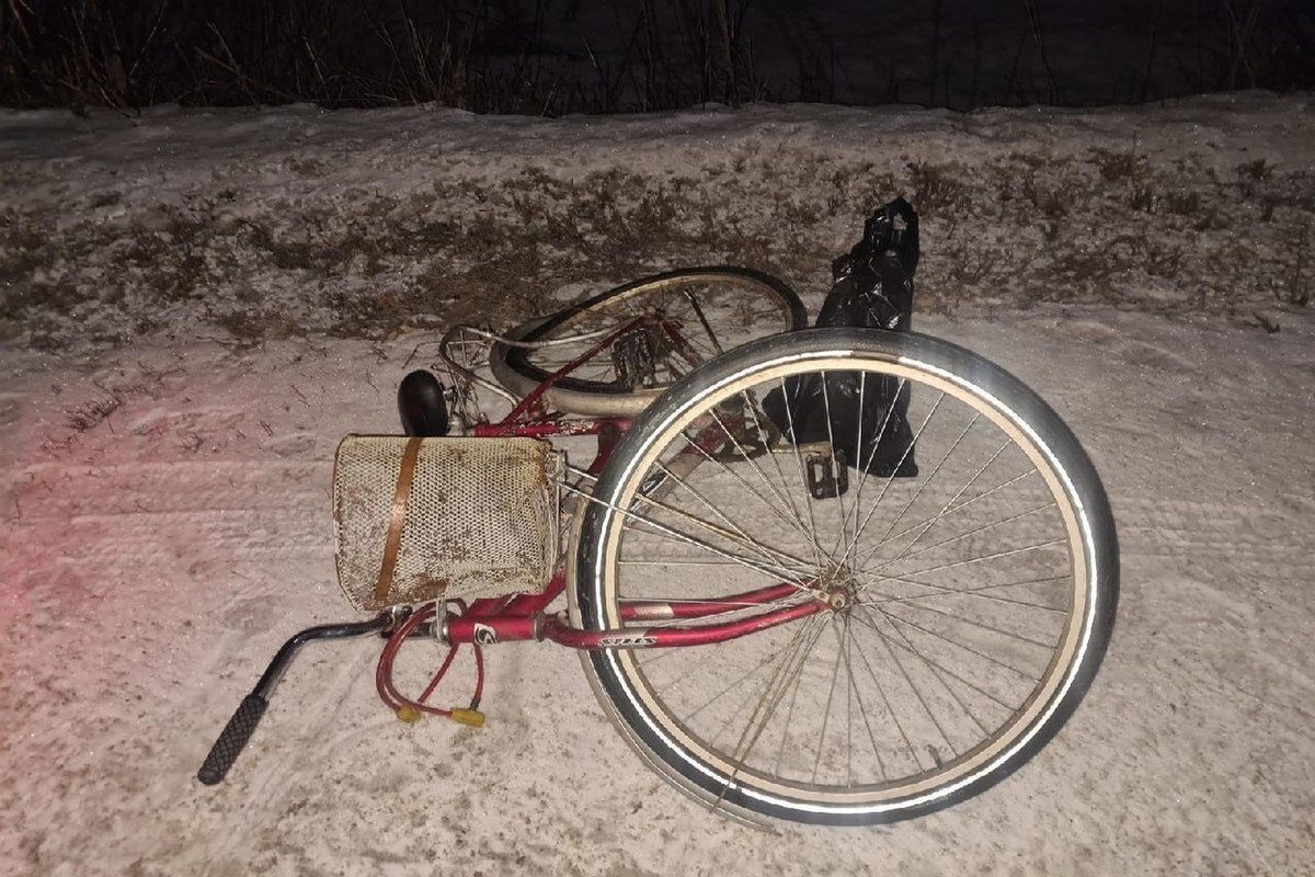 В Жуковке Брянской области машина сбила пенсионерку с велосипедом