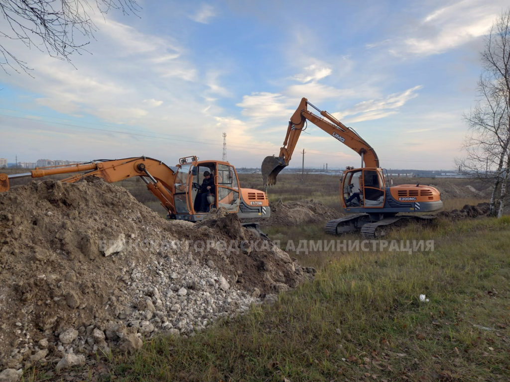 В Брянске продолжается строительство водовода к поселку Чайковичи
