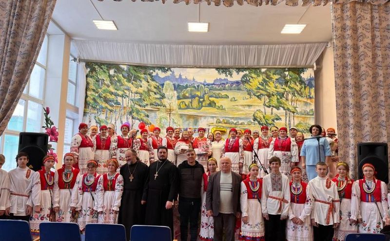 Клетнянский фольклорный ансамбль «Лутёнка» отметил 55-летний юбилей