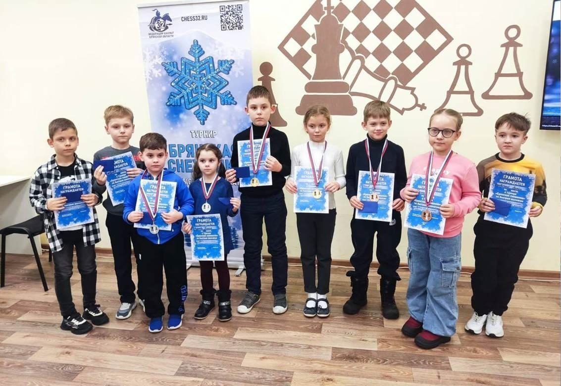Юные шахматисты из Дятьково отличились на турнире «Брянская снежинка»