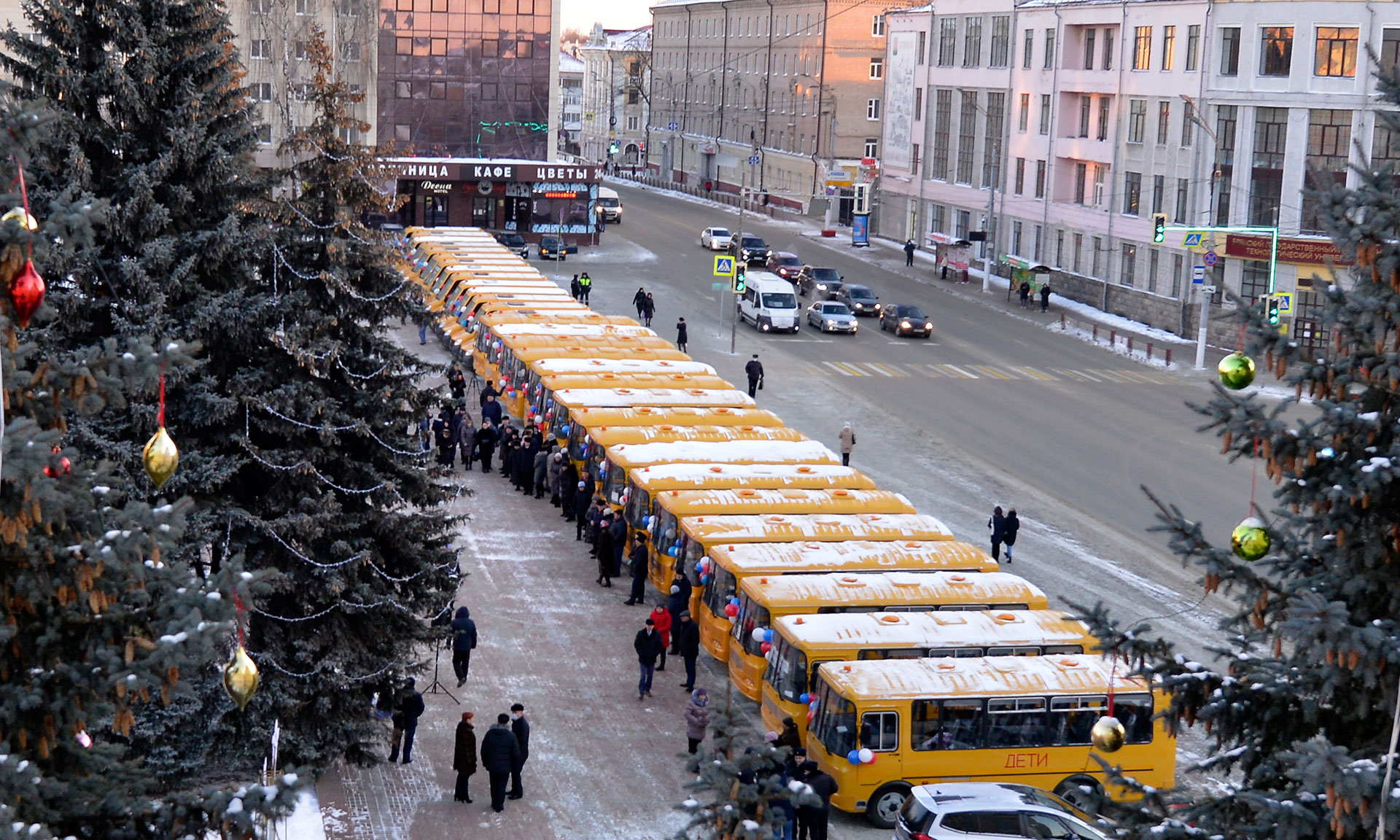 В центре Брянска ночью и утром 29 декабря ограничат движение транспорта