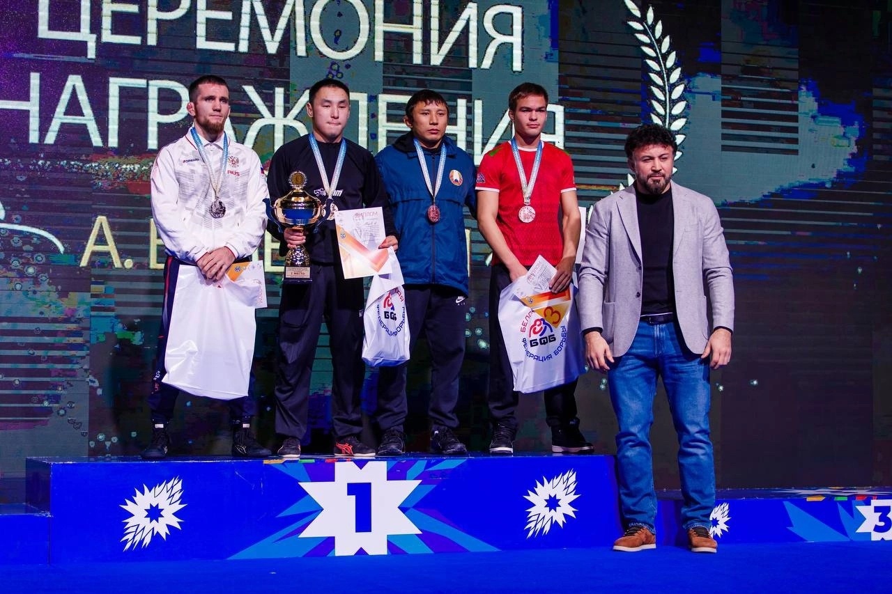 Брянский студент взял «серебро» на международном турнире по вольной борьбе