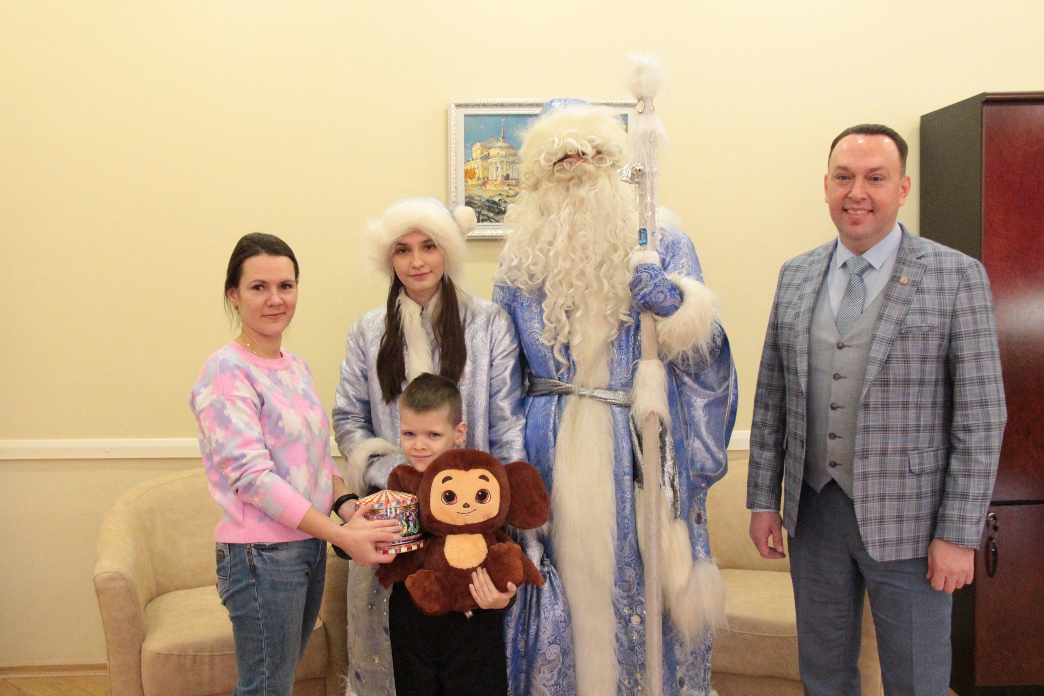 Директор брянского филиала РАНХиГС исполнил новогоднее пожелание Егора из поселка Ивот
