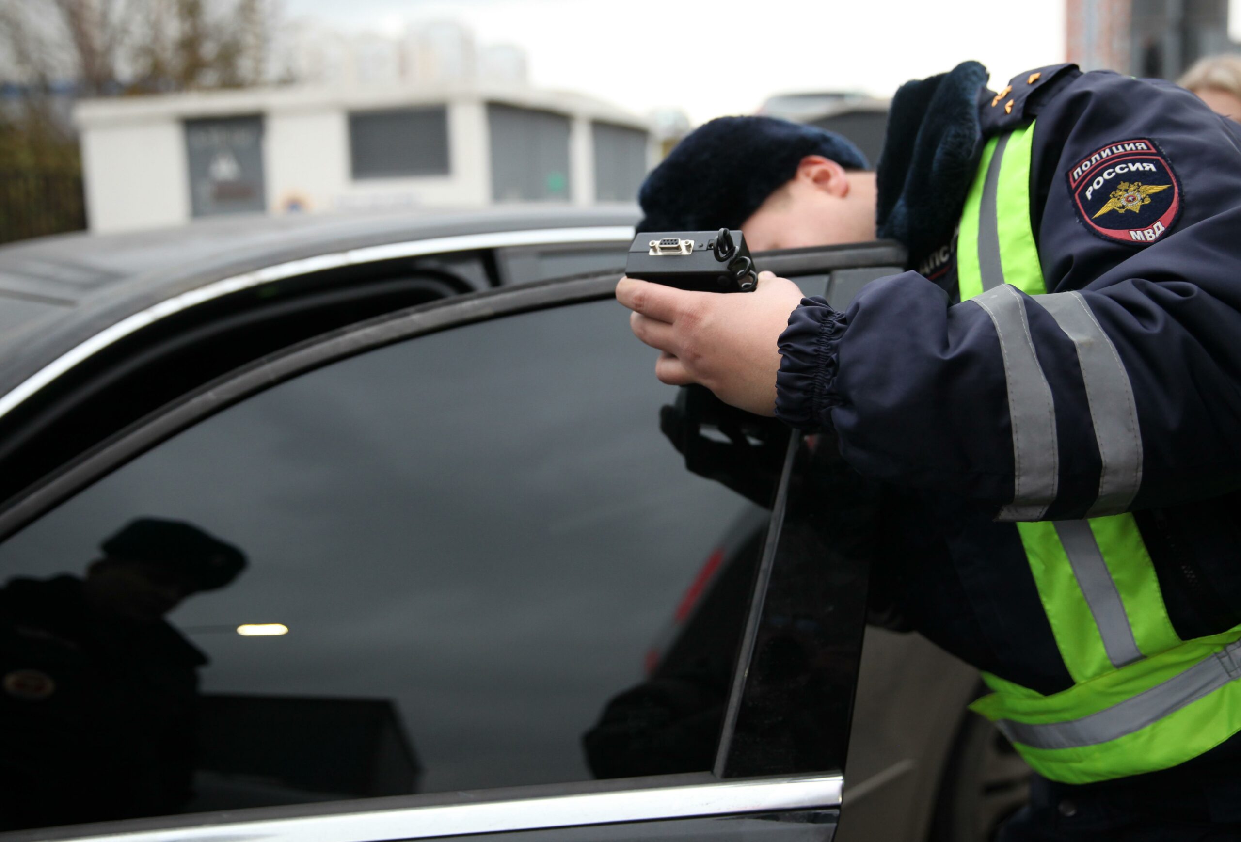 В Брянске за сутки наказали четырёх автомобилистов с тонировкой