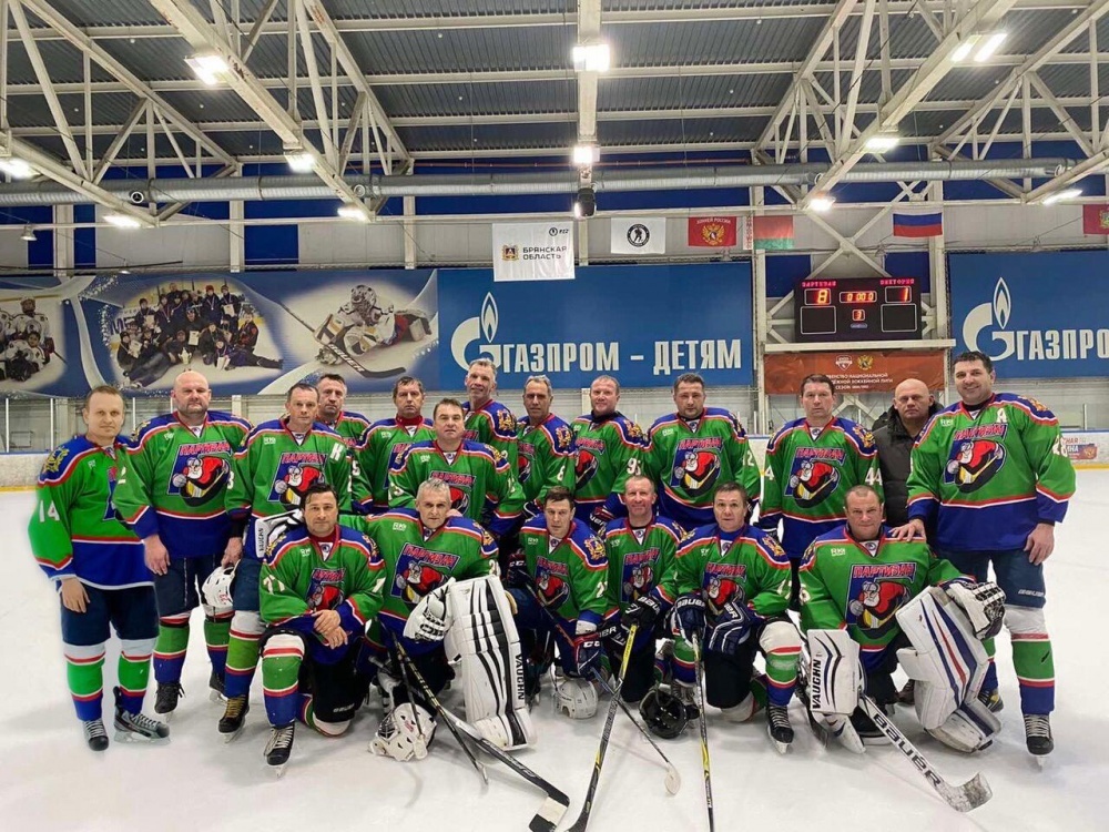 В Брянской области набирает обороты чемпионат по хоккею в дивизионе «Любитель 50+»