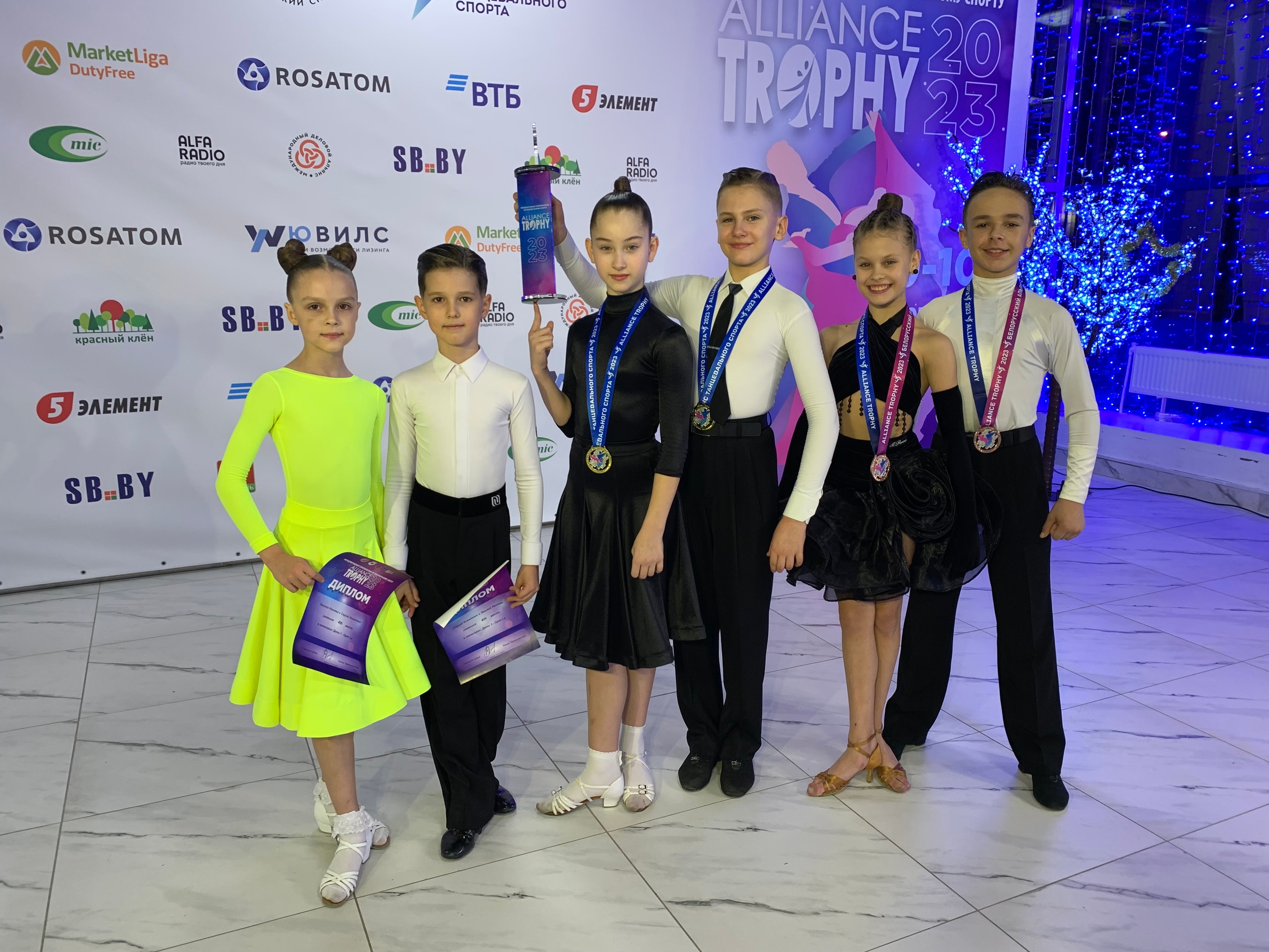 Брянские танцоры «Фантазии» привезли награды с соревнований в Минске