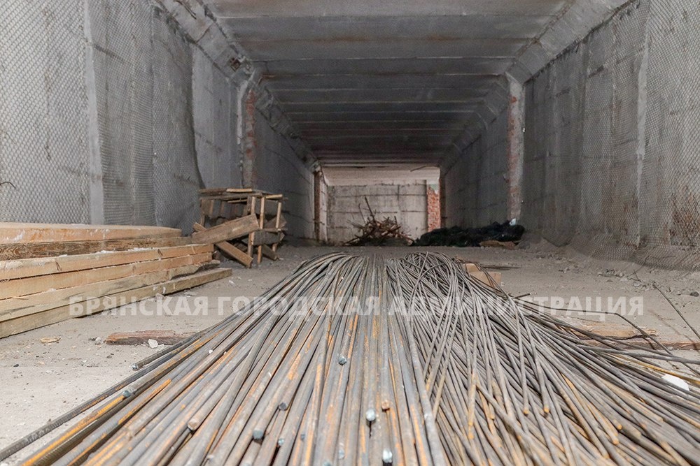 В Брянске ремонт подземного перехода на "Полтиннике" ведется в две смены