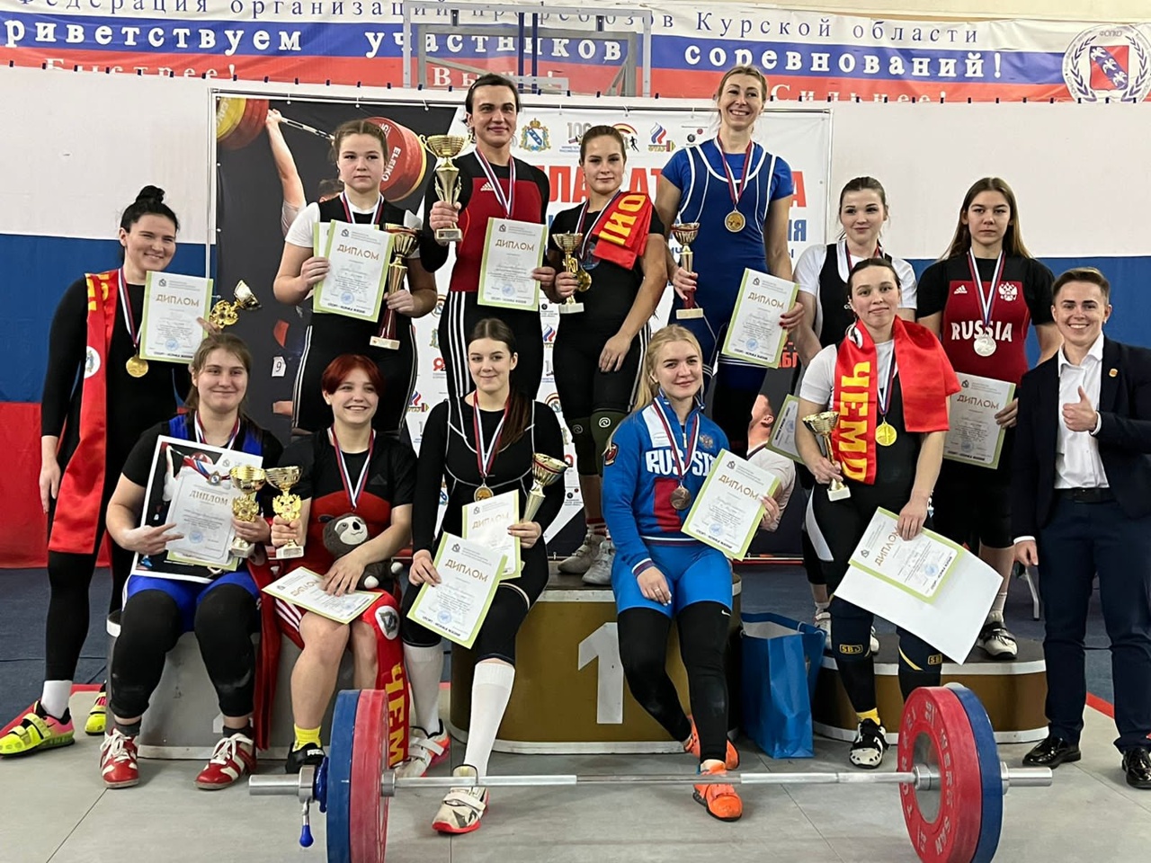 Брянские тяжелоатлеты завоевали 7 медалей на турнире в Курске