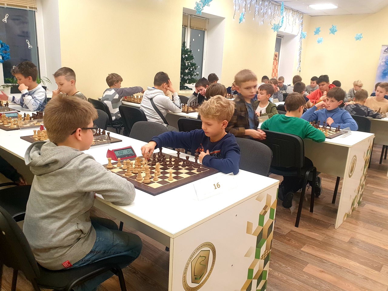 Юные шахматисты разыграли призы турнира "Брянская снежинка"