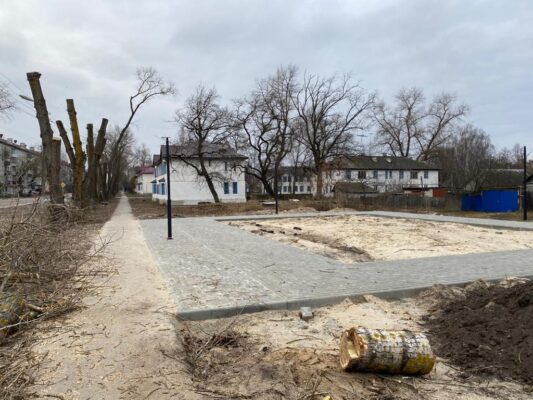 В Белой Березке завершается благоустройство места массового отдыха