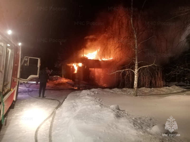 В деревне Буда Брянского района сгорело административное здание