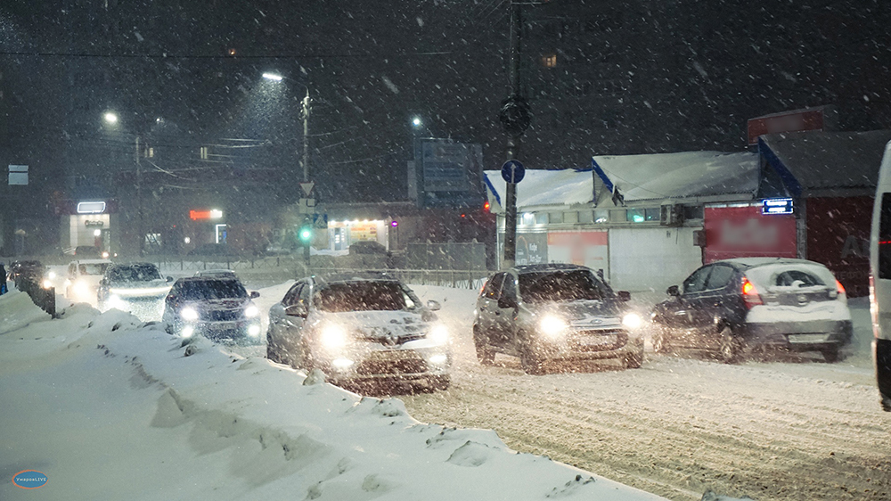 Жителей Брянской области предупреждают о мощнейших снегопадах и огромных сугробах