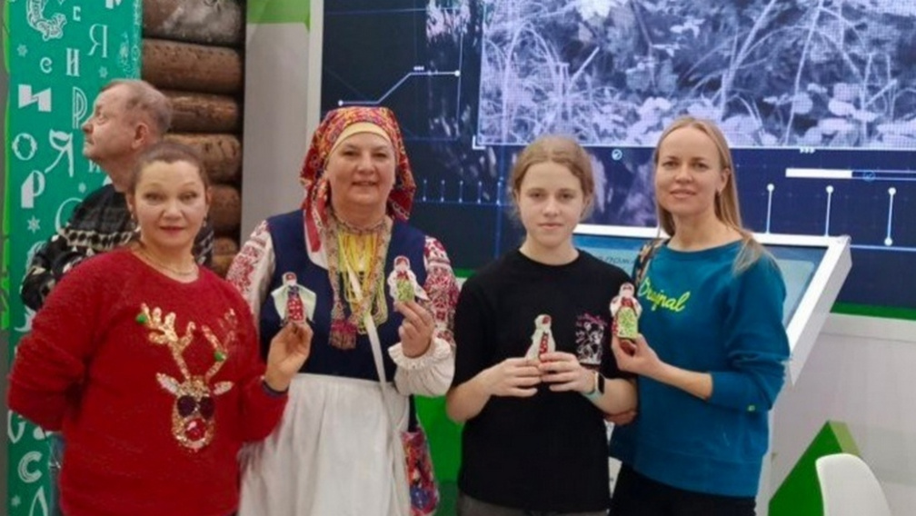 На выставке «России» провели несколько мастер-классов от брянских рукоделов