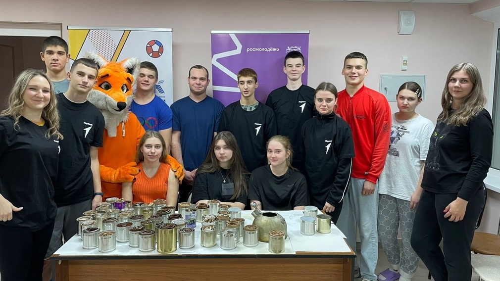 В Брянске студенты изготовили блиндажные свечи для участников СВО