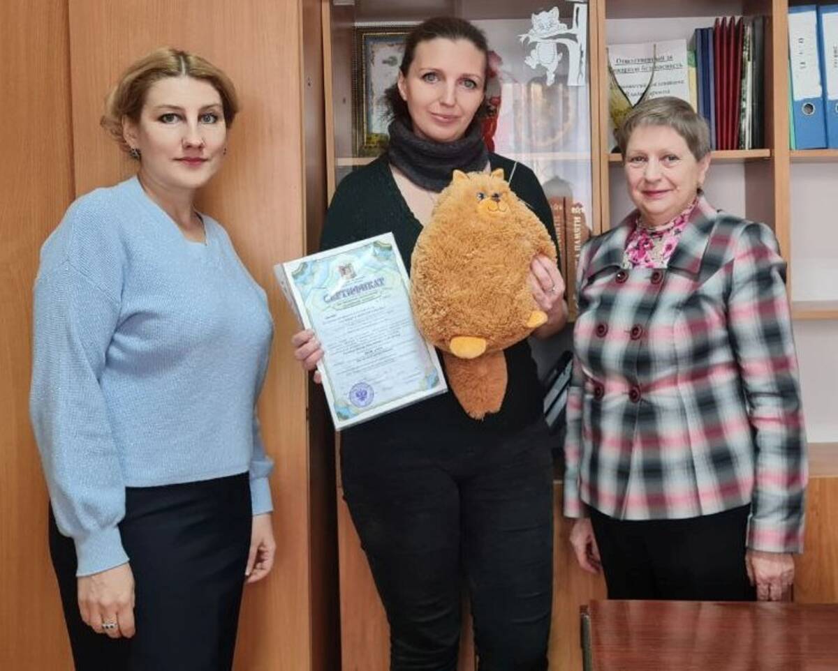 В брянском поселке Суземка многодетной семье вручили сертификат на маткапитал