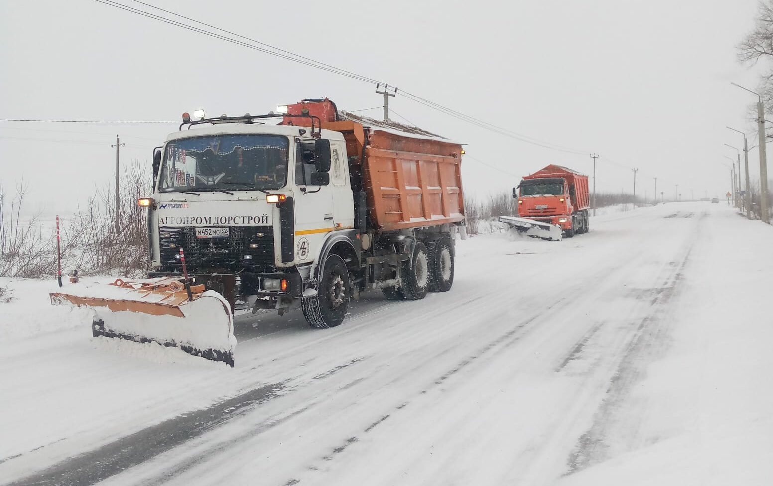 Брянские дорожники продолжают работу по ликвидации последствий снегопада