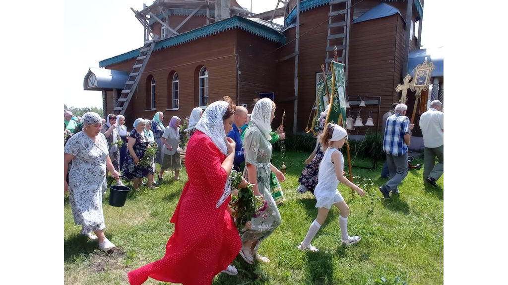 Свято-Троицкий храм брянского села Глоднево отметил престольный праздник