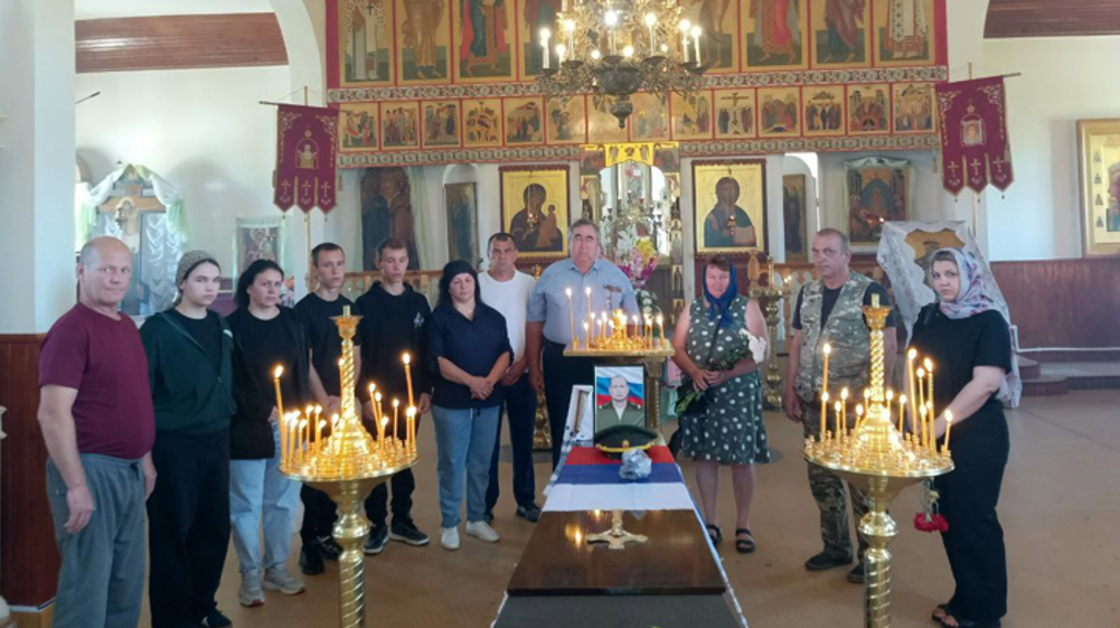 В Климово отдали последние почести герою СВО Виктору Беляеву