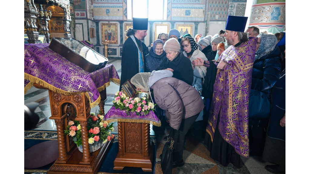 Фоторепортаж: в Брянске встретили ковчег с частью Пояса Пресвятой Богородицы