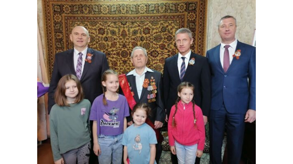 В Клинцах ветеран Константин Купрейченко удостоен Почетного звания