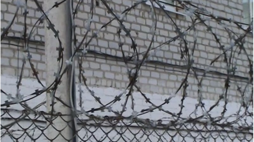 За взятку уфсиновцу брянского осужденного отправили в колонию особого режима