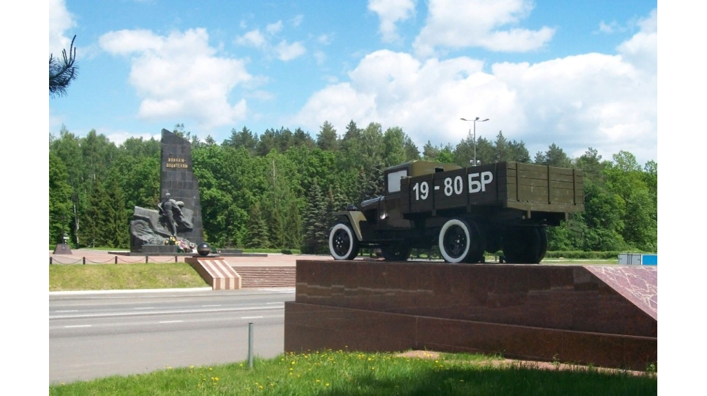 Брянцам рассказали про памятник воинам-водителям